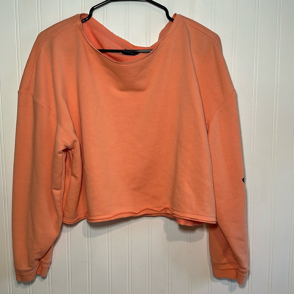 Women’s cropped Nike sweatshirt size medium